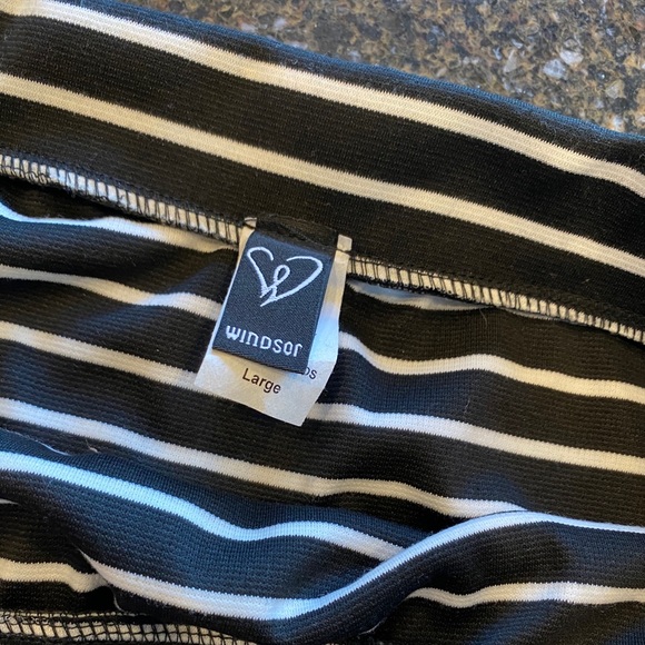 3/$20 Windsor asymmetrical skirt - Picture 4 of 6